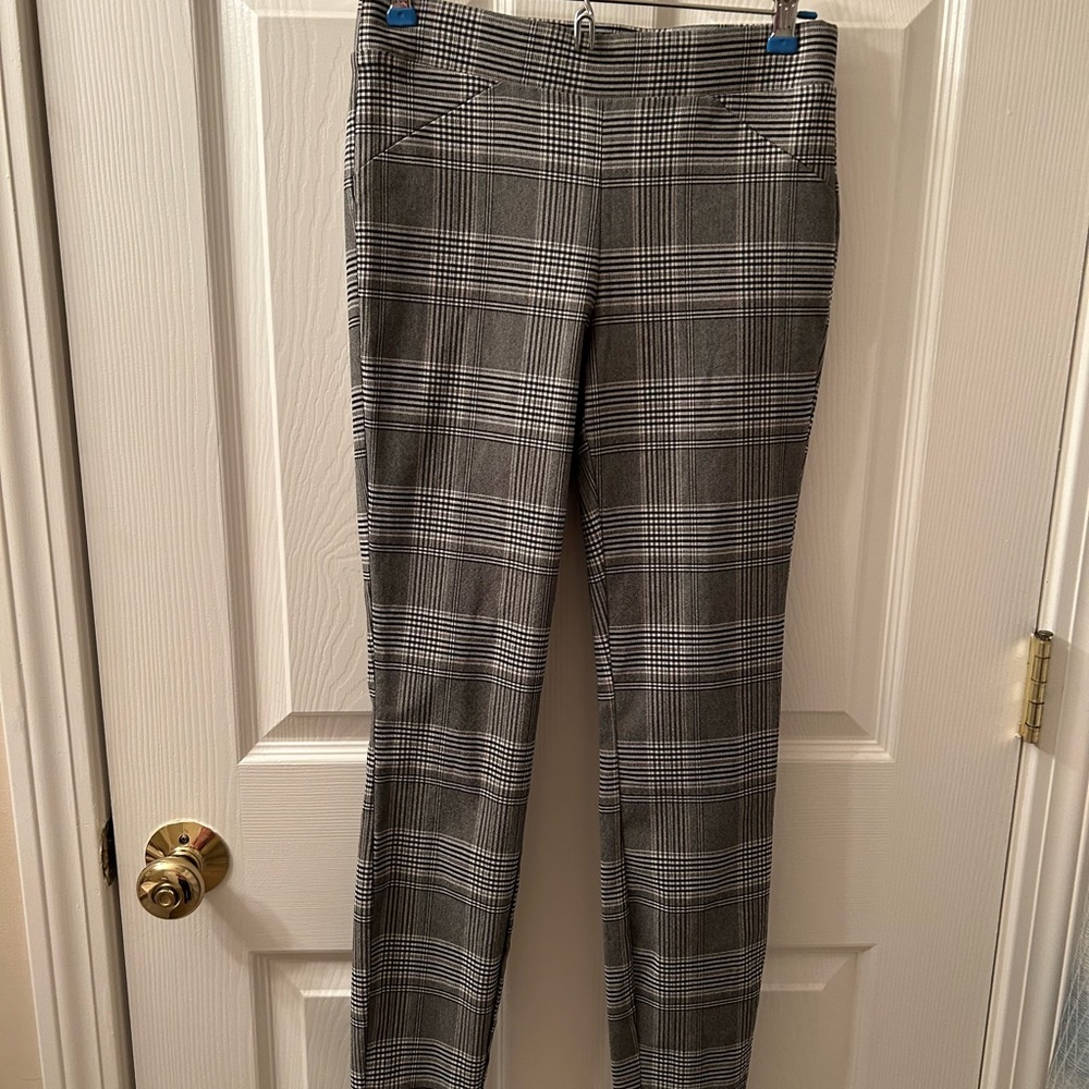 Vera Wang- Skinny pants